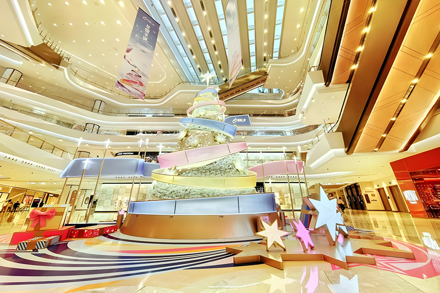 武漢恒隆廣場(chǎng)“星熠圣誕”繽紛裝置圣誕樹(shù)